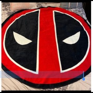 Huge round deadpool towel Marvel